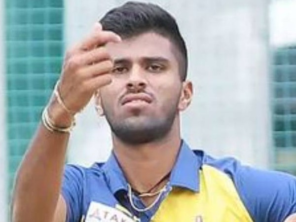 ఎడమ భుజానికి గాయం..