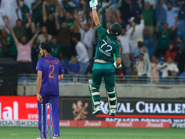 పేలవ బౌలింగ్, ఫీల్డింగ్..