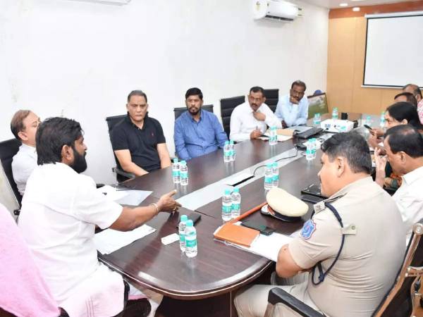  తప్పుంటే అరెస్ట్ చేయండి..