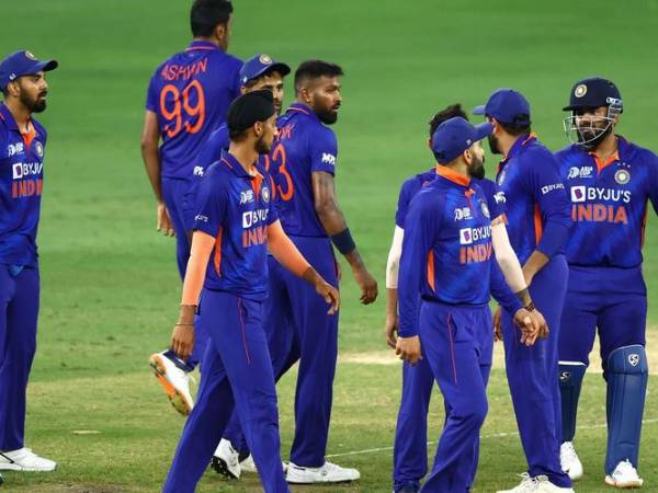  నేలను తాకిన గర్వం..