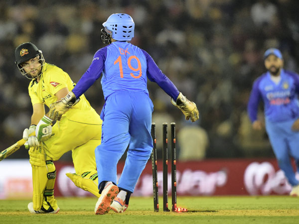 తొలిమ్యాచ్‌లో ఆసీస్..