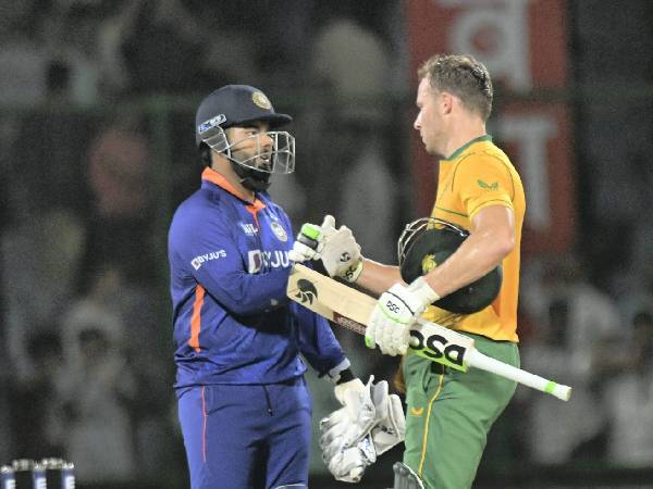 1. మొబైల్ రిచార్జ్ ప్లాన్స్‌తో..