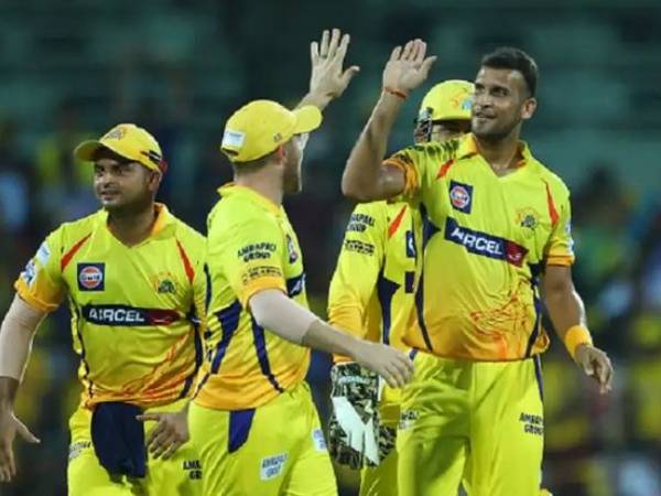 వారితో డ్రెస్సింగ్ రూమ్ పంచుకోవడం.. వారితో డ్రెస్సింగ్ రూమ్ పంచుకోవడం..