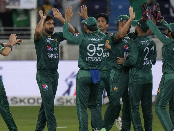 అంపైర్ తప్పిదం..