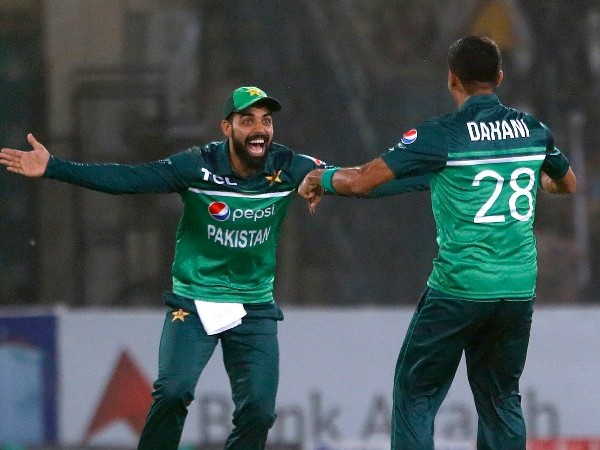 రెండు ఓటములతో.. 