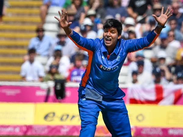 కన్నీటి పర్యంతమైన ఛార్లీ డీన్