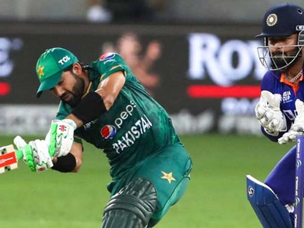 చెలరేగిన మహమ్మద్ రిజ్వాన్..