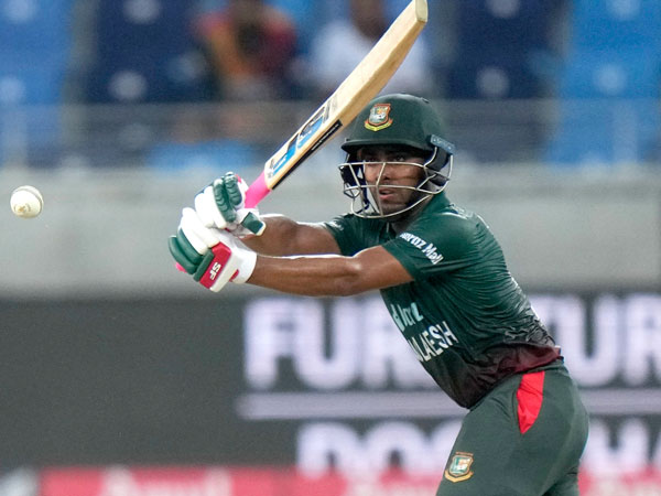 చివరి ఓవర్‌లో..