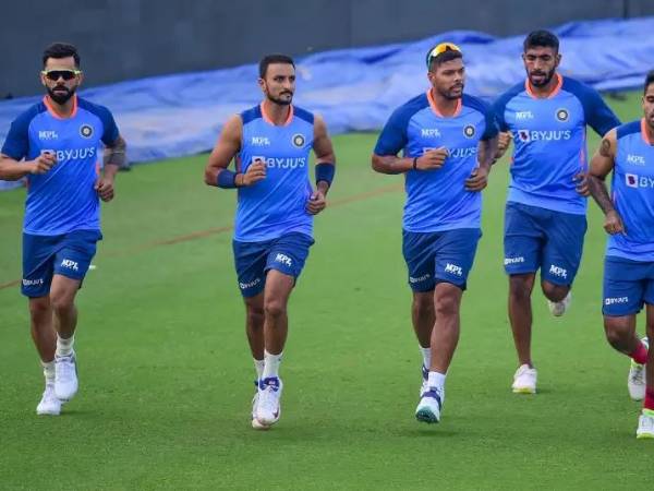 ఆటగాళ్లకు ఘన స్వాగతం..