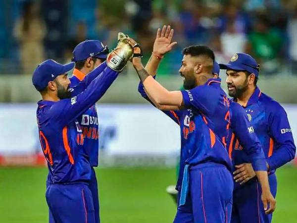 స్లో బ్యాటింగ్‌పై బోర్డు అసహనం..