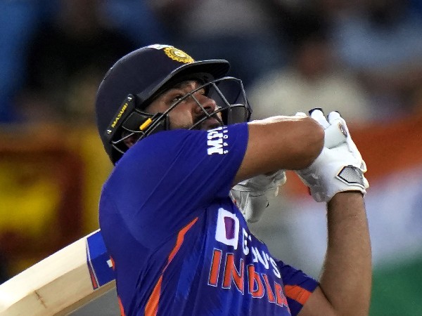 1. టాస్ ఓడిపోవడం..