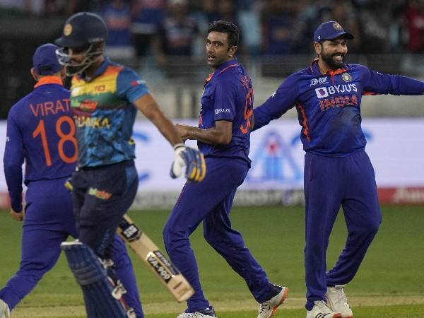 3. పేలవ బౌలింగ్..