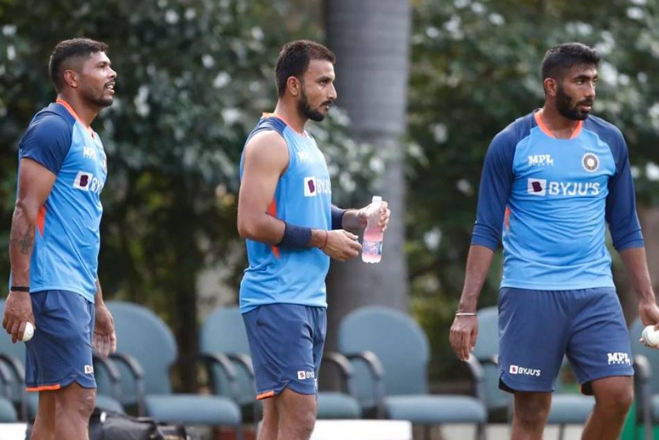India Playing XI vs Australia For 2nd T20I: Jasprit Bumrah In and Umesh Yadav Out India Playing XI vs Australia For 2nd T20I: Jasprit Bumrah In and Umesh Yadav Out