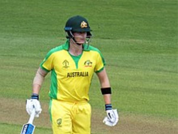 స్మిత్ ఔట్..