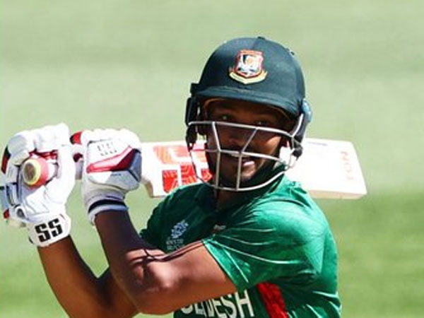 హీరో.. శాంటో..