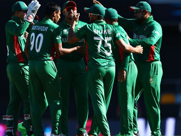 హోరాహోరీ పోరు..