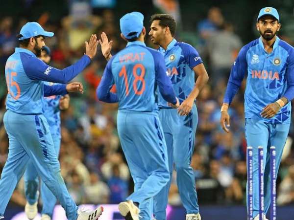  సత్తా చాటిన బౌలర్లు..