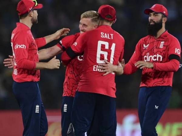 సామ్ కరన్, బ్రుక్స్