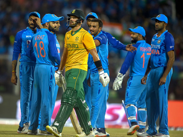 కొత్త బంతితో భీకర స్వింగ్‌కు అవకాశం