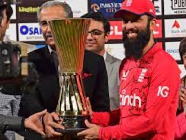 డేవిడ్ మలాన్, హ్యారీ బ్రూక్ చెలరేగడంతో