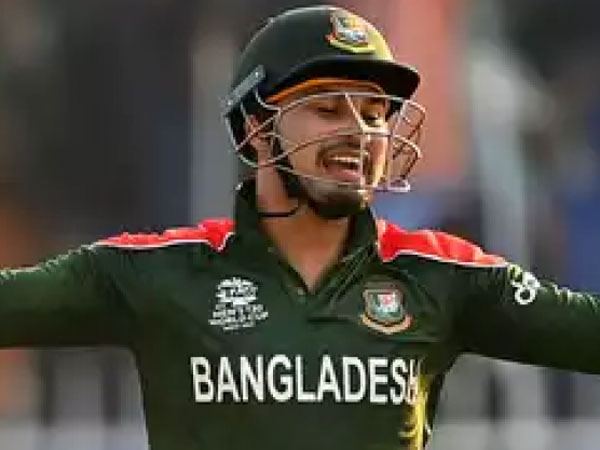 స్టంప్స్‌ను దాటి రావడంతో..