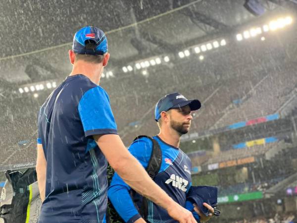 ఇంగ్లాండ్ పాలిట విలన్‌గా..