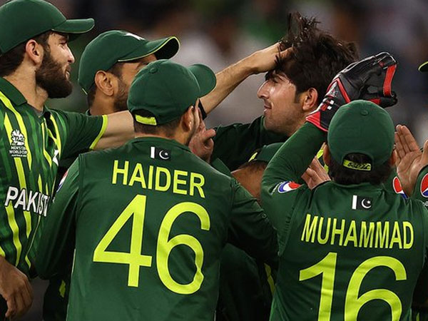 సెమీస్ చేరాలాంటే..