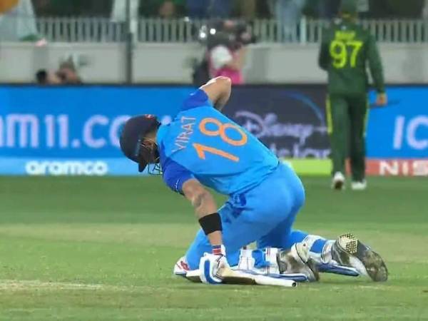  కోహ్లీ బ్యాటింగ్ చేస్తోండగా..