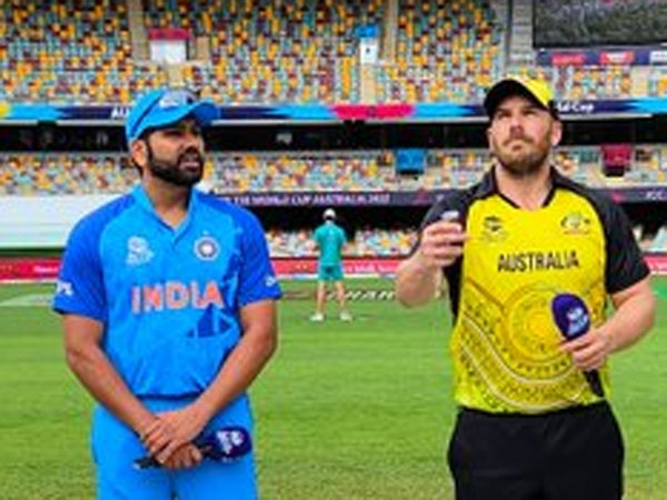 ఒకే ఓవర్‌లో..