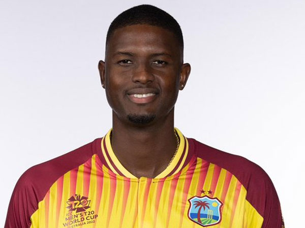 హోల్డర్ ఒక్కడే..