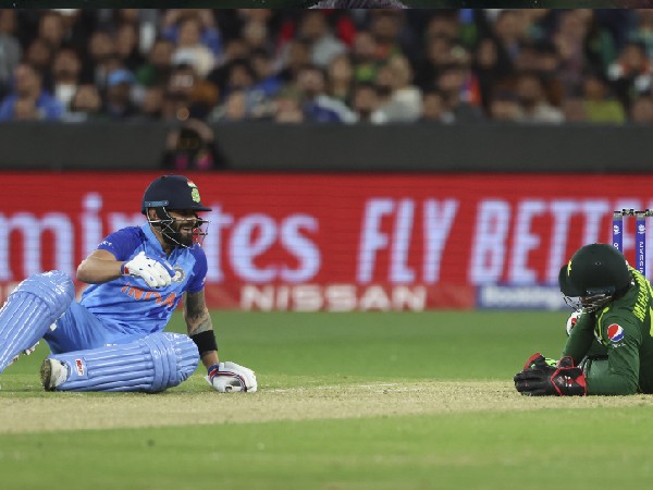 విరాట్ కోహ్లీ భావోద్వేగం.. విరాట్ కోహ్లీ భావోద్వేగం..