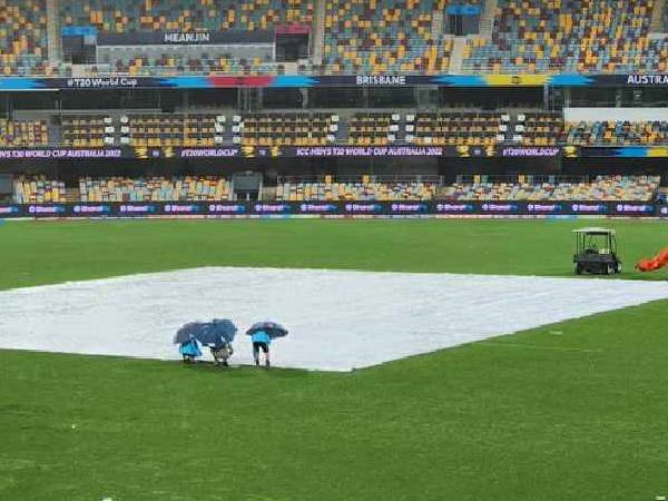 మెల్‌బోర్న్‌లో..