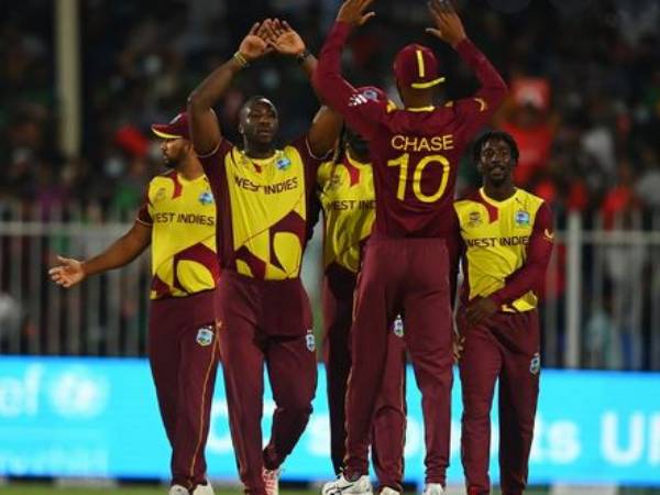 ప్రమాదకరంగా విండీస్..