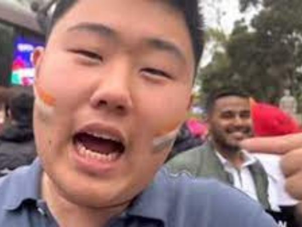 అందరి చూపూ అతని వైపే..