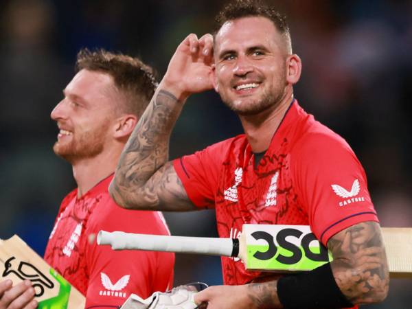  డ్రగ్స్ తీసుకోవడంతో..