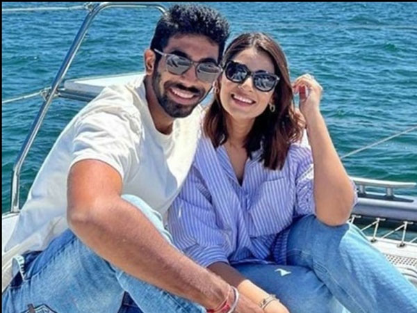 మోడల్ యాంకర్..