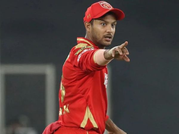 మయాంక్‌కు ఓటేసిన మేనేజ్‌మెంట్..