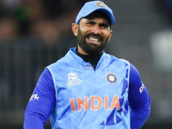 పంత్‌ను తీసుకోవాలని డిమాండ్లు