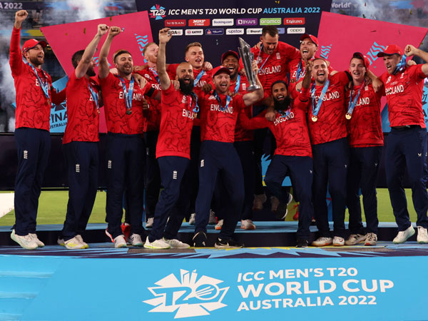 ఇంగ్లండే ఫేవరెట్