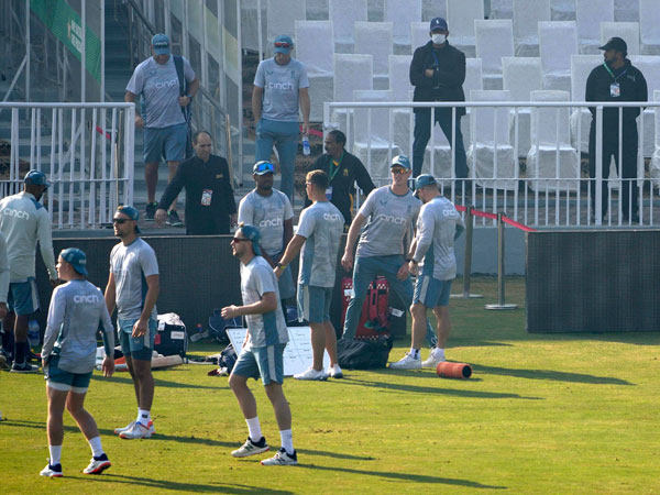 తొలి టెస్ట్‌పై నీలినీడలు..