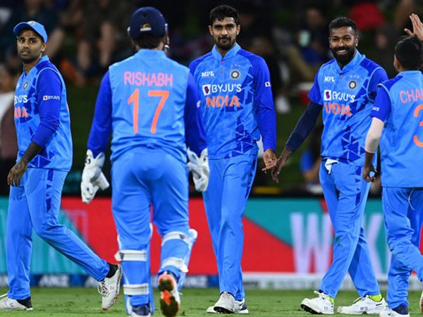  తొలి తప్పు టీం ఎంపిక