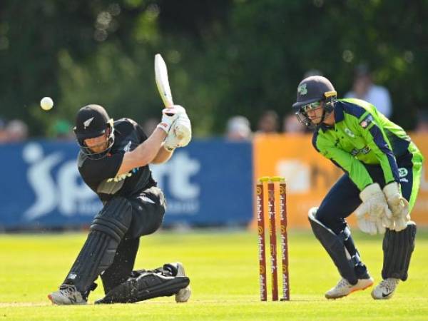 బ్యాటర్ల దూకుడు..