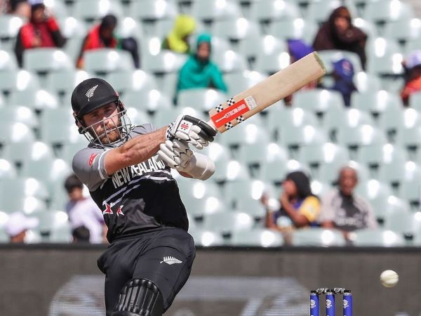 న్యూజిలాండ్ భారీ స్కోర్..