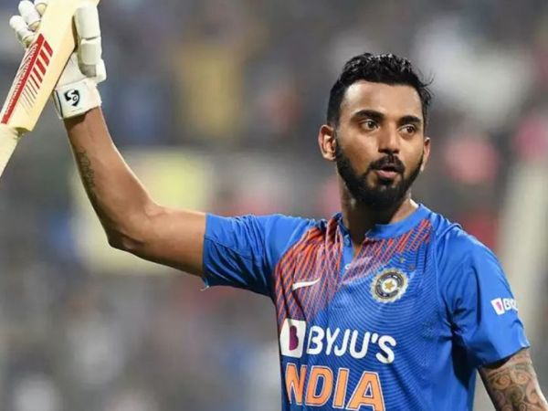  రాహుల్ హాఫ్ సెంచరీ..