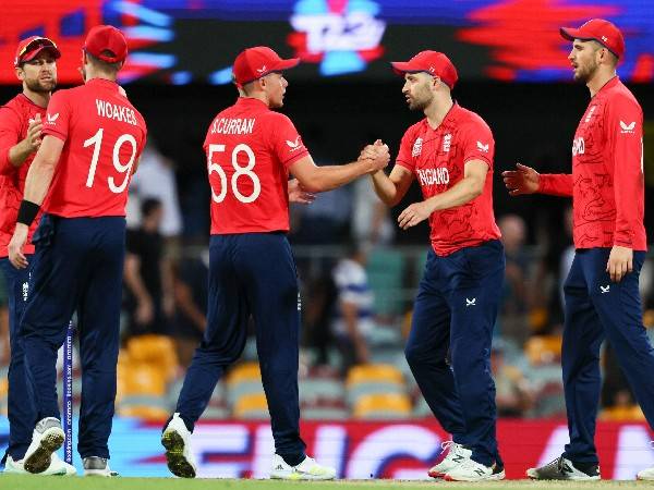 ఇంగ్లండ్‌లో..