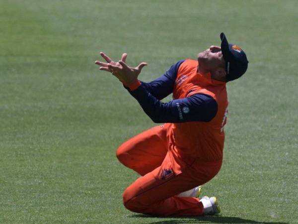 గండం గట్టెక్కలేక..