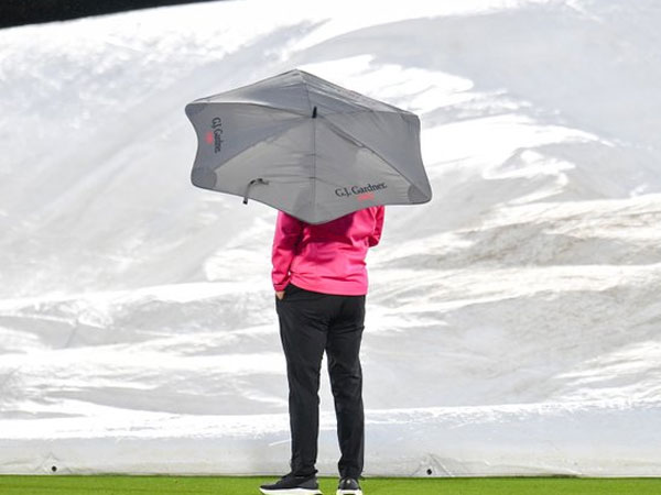 వర్షం అంతరాయం..