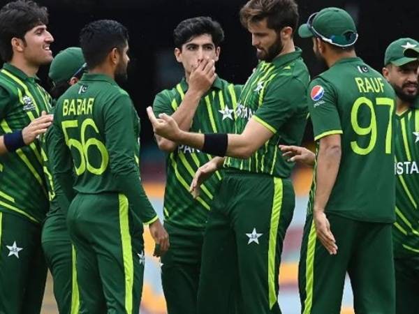 తడబడుతున్న పాక్ టాపార్డర్