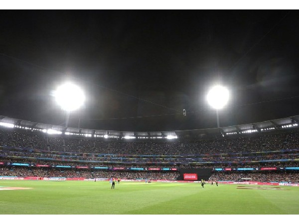 పిచ్ ఎవరికి అనుకూలం?