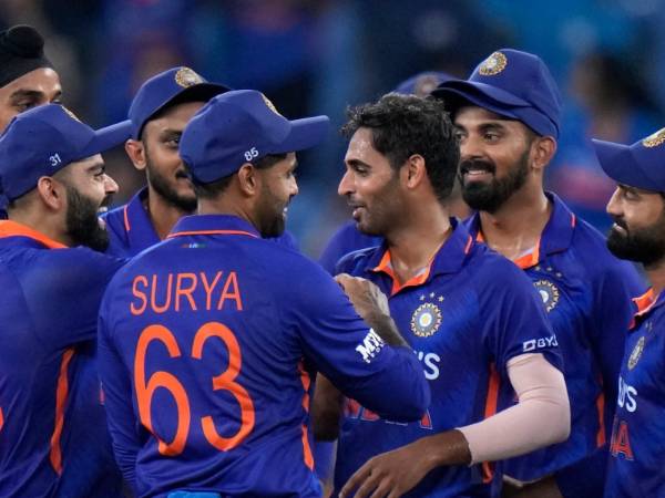 స్వదేశంలో మూడు సిరీస్‌లు